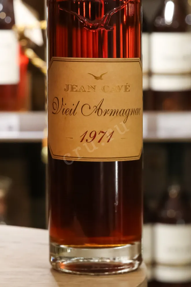 В магазине Крю Профи Jean Cave Vieil Armagnac AOC wooden box 1971 0.7 л