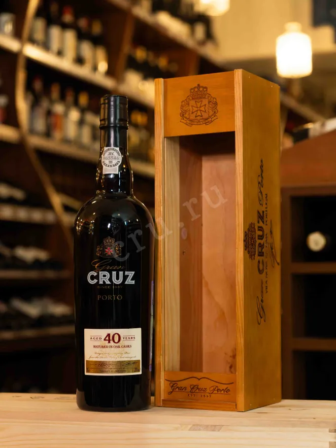 В магазине Крю Профи Porto Gran Cruz 40 years old in wooden box 1983 0.75 л