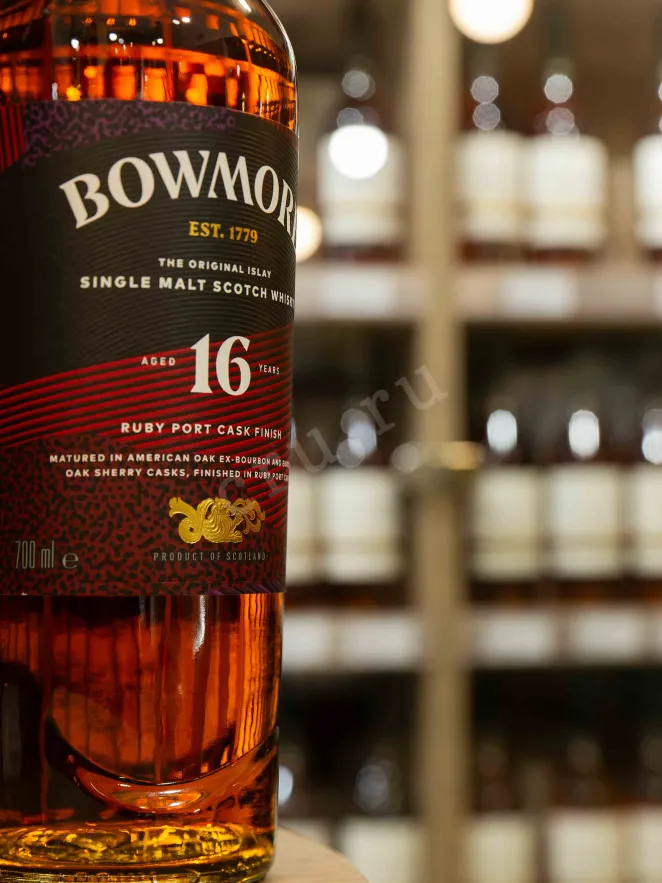 В магазине Крю Профи Bowmore Ruby Port Cask Finish 16 years in gift box 0.7 л