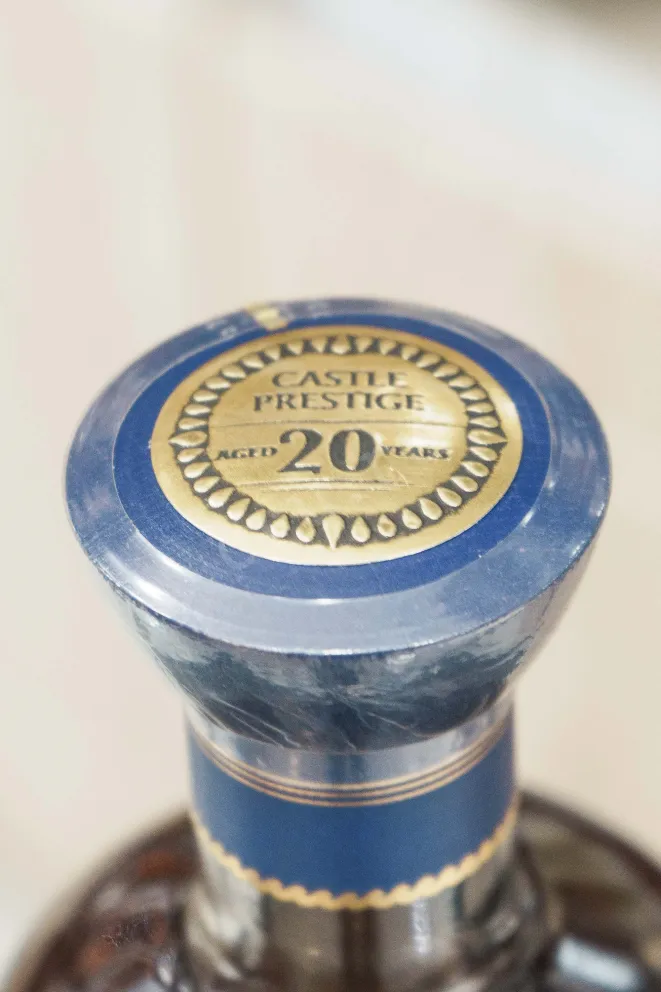 Пробка Lambay single malt 20 years old gift box 0.7 л