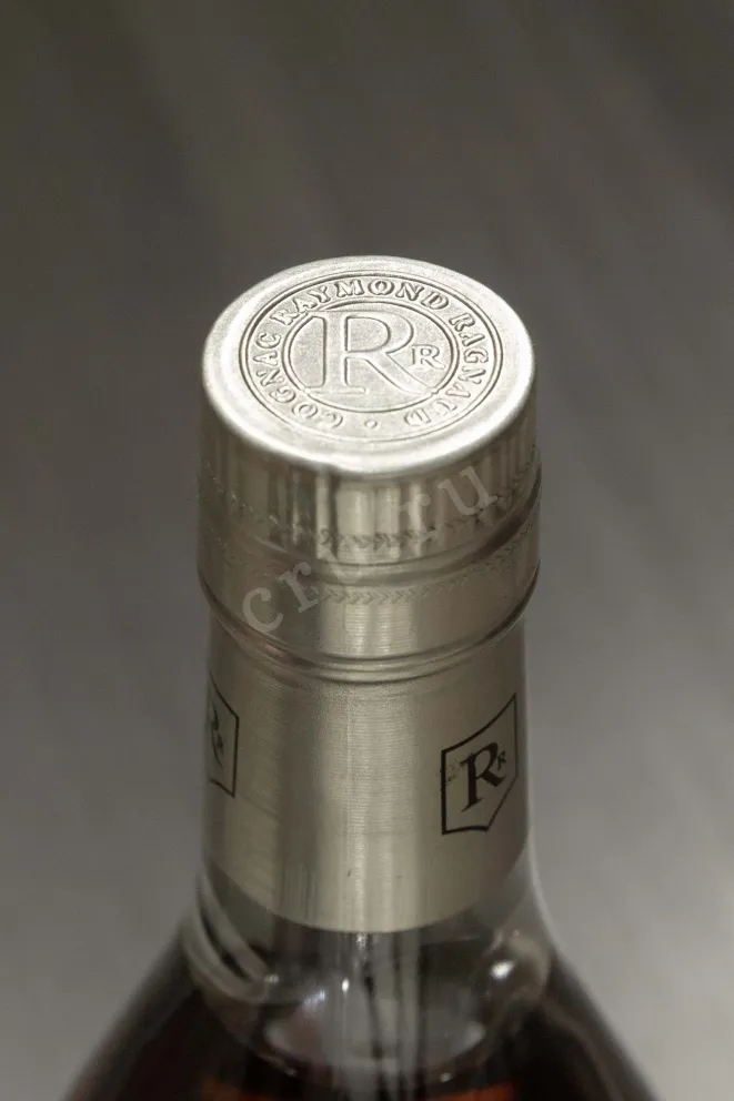 Пробка Raymond Ragnaud VSOP Reserve Grand Champagne 1er Cru De Cognac in gift box 0.7 л