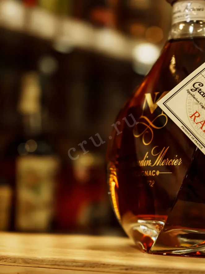 В магазине Крю Профи Normandin-Mercier Rare Grand Champagne in wooden box 0.7 л
