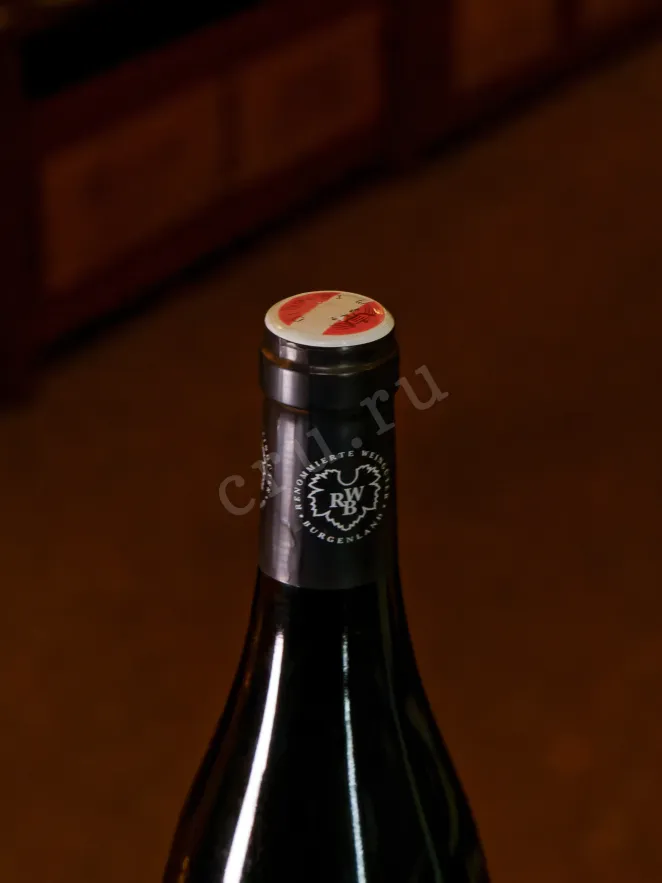 Пробка Hans Igler Pinot Noir Ried Fabian 2018 0.75 л