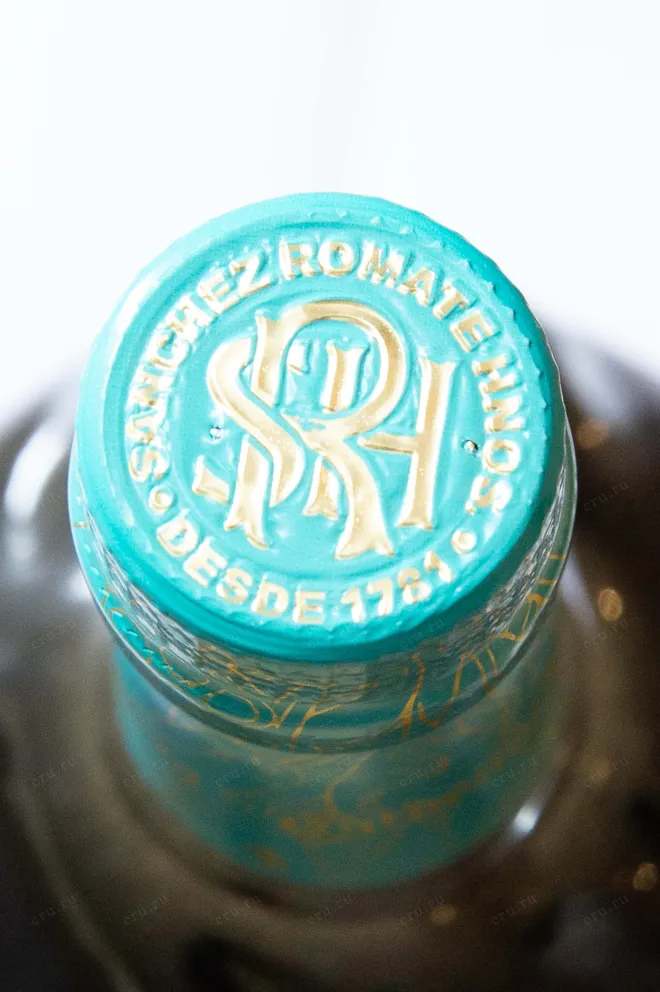 Пробка Cardenal Mendoza Solera Gran Reserva Elements Edition gift box 0.7 л