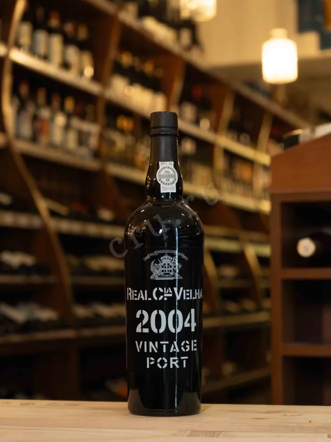 В магазине Крю Профи Real Companhia Velha Vintage Port in wooden box 2004 0.75 л