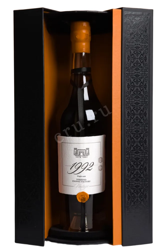 В подарочной коробке Derbend Vintage in gift box 1992 0.7 л
