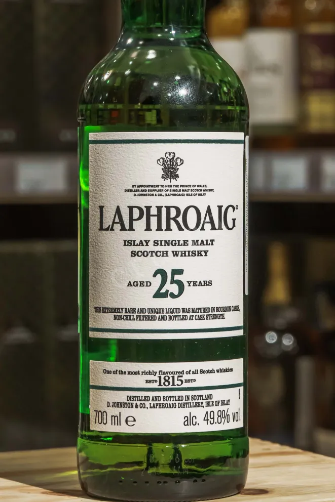 В магазине Крю Профи Laphroaig 25 years 0.7 л