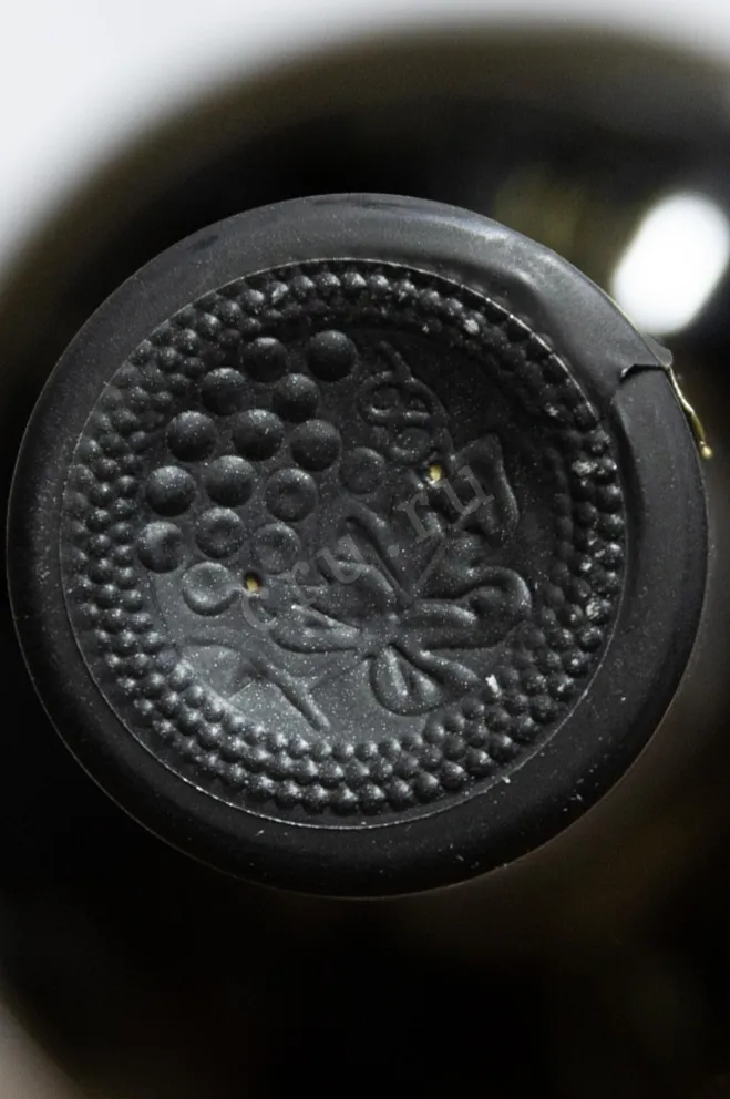 Пробка Schuchmann Saperavi 2021 0.75 л