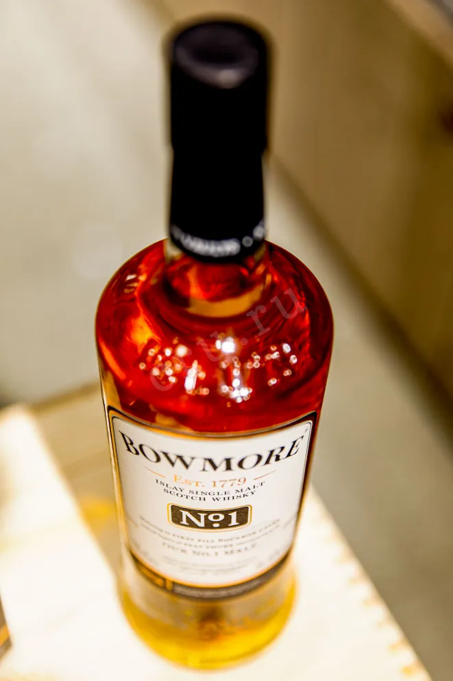 Виски Bowmore No.1 gift box  0.7 л