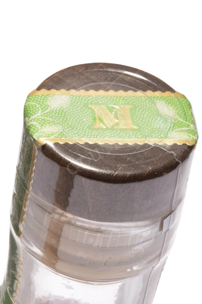 Пробка Mezan Jamaica 2010 in gift box 0.7 л