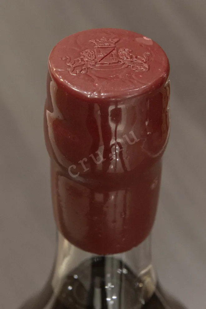 Пробка Maxime Trijol Grand Champagne Premier Cru in wooden box 1984 0.7 л