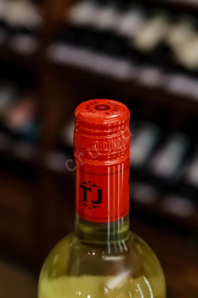 Пробка Tussock Jumper Pinot Grigio 2023 0.75 л