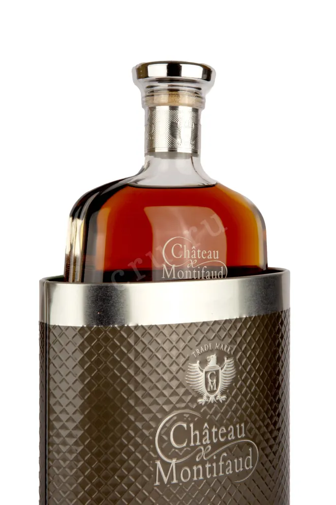 В подарочной коробке Chateau de Montifaud XO Silver  0.7 л