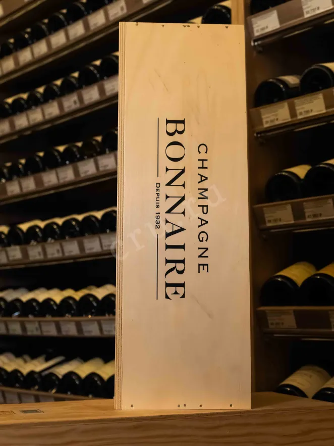 В магазине Крю Профи Bonnaire Terroirs Grand Cru Blanc De Blancs in wooden box 2017 3 л