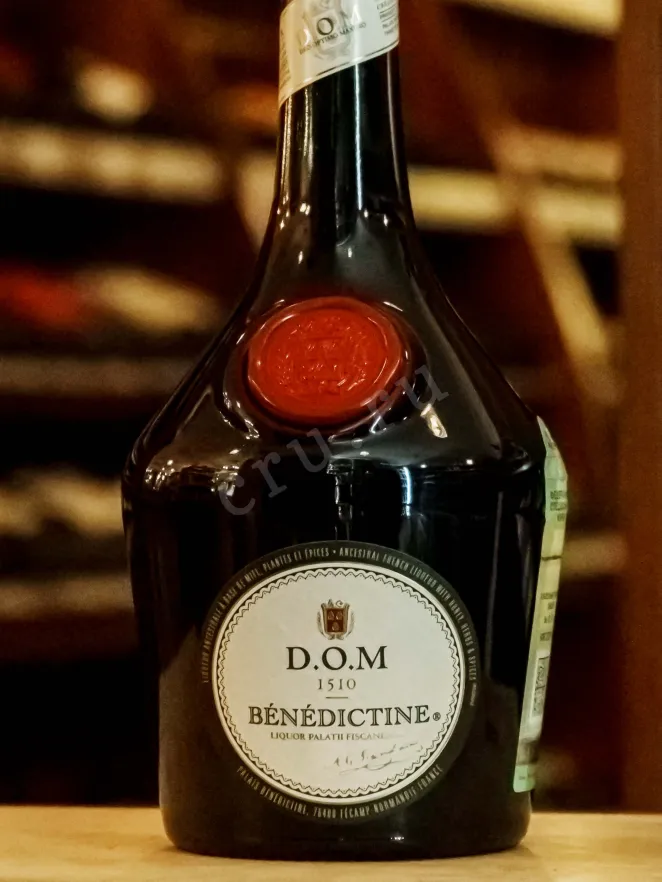В магазине Крю Профи DOM Benedictine 0.7 л