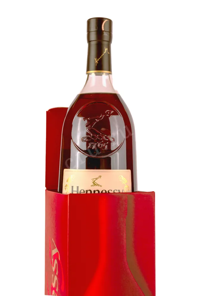 В подарочной коробке Hennessy VSOP 1 л