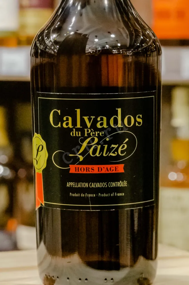 В магазине Крю Профи Calvados du pere Laize Hors d'Age with gift box 0.7 л