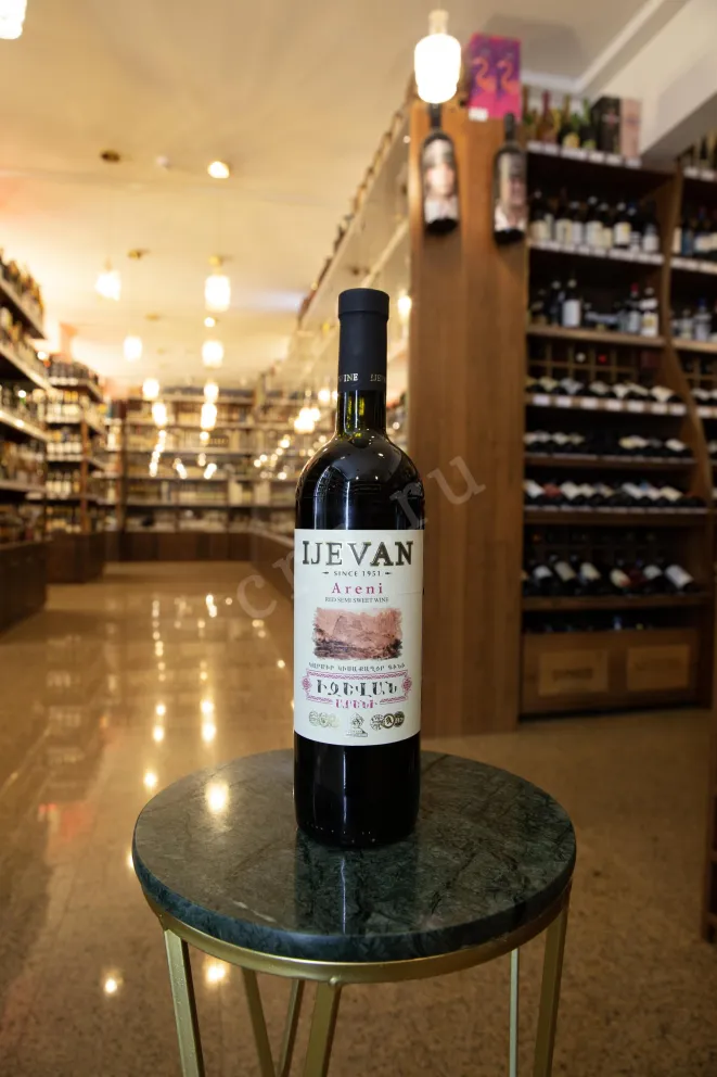 В магазине Крю Профи Ijevan Areni red semi-sweet 2022 0.75 л