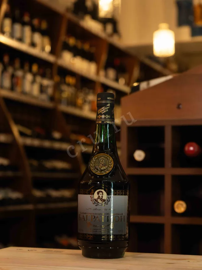 В магазине Крю Профи Bagration OS 20 years green decanter with gift box 0.7 л