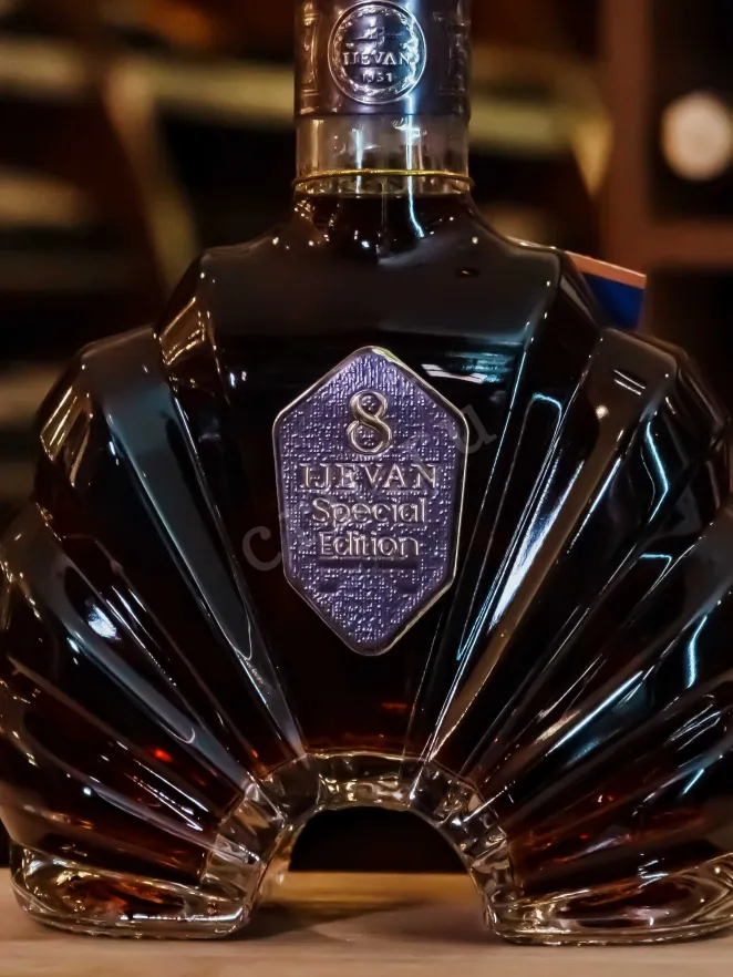 В магазине Крю Профи Ijevan Special Edition 8 Years Old in gift box 0.7 л