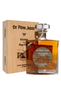 Кальвадос Le Pere Jules 20 years in gift box   0.7 л