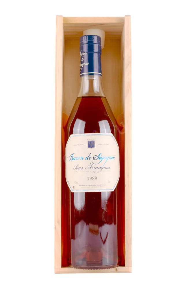 В подарочной коробке Baron de Sigognac wooden box 1989 0.7 л