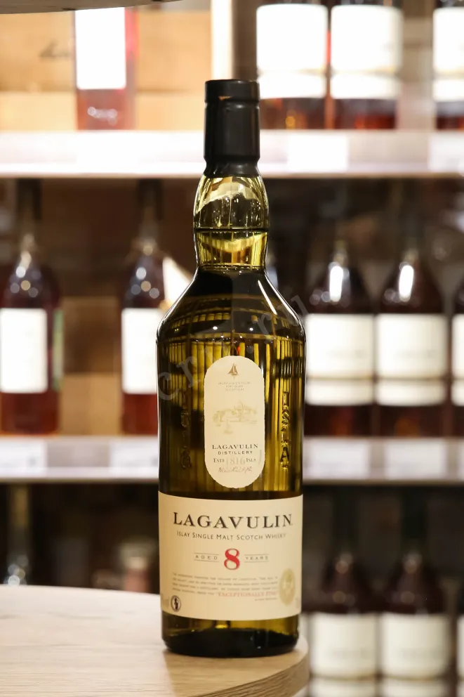 В магазине Крю Профи Lagavulin 8 Years gift box 0.7 л