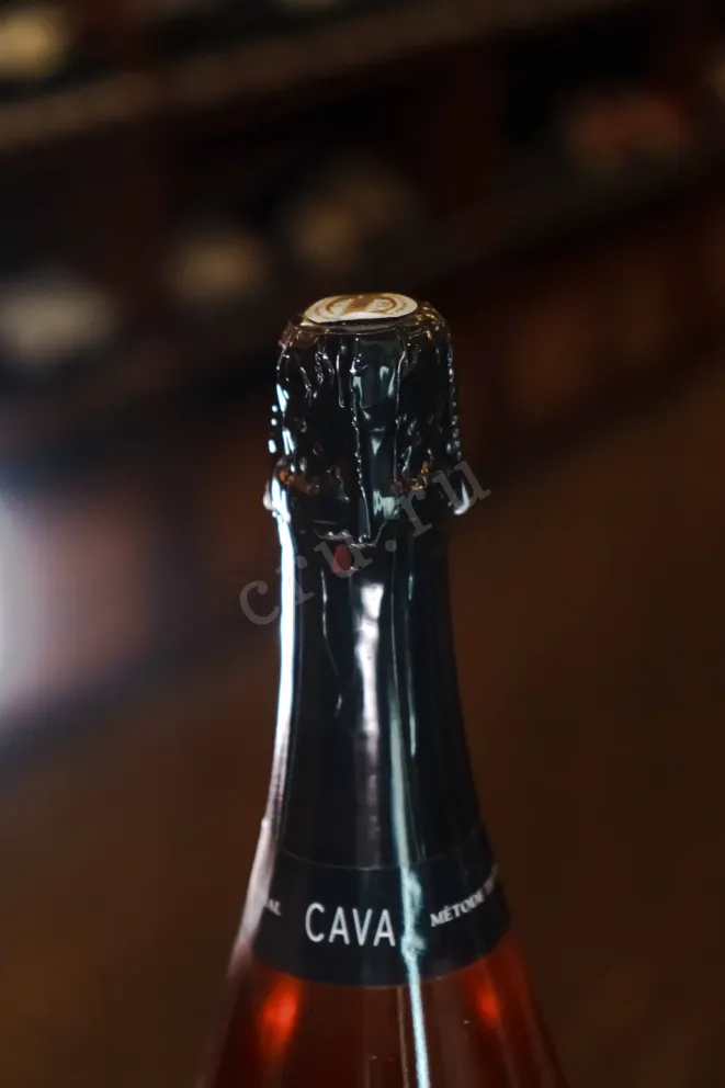 Пробка Castell de la Comanda Cava Rosat 2018 0.75 л
