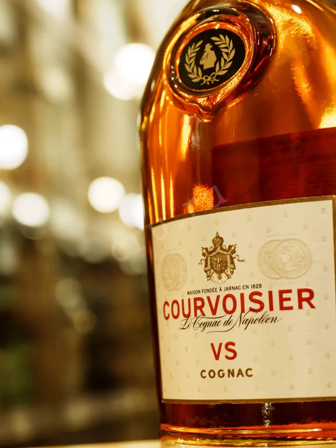 В магазине Крю Профи Courvoisier VS 0.5 л