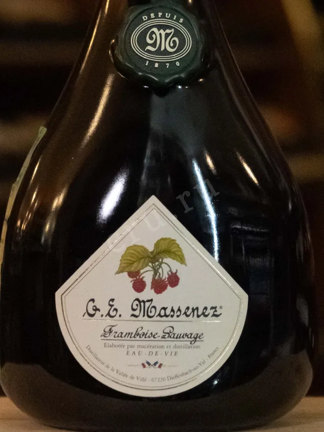 В магазине Крю Профи Massenez Eau de vie Framboise Sauvage gift box 0.7 л