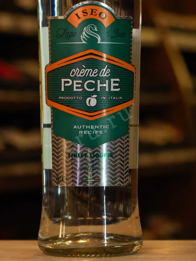 Ликер Iseo Creme de Peche  0.7 л