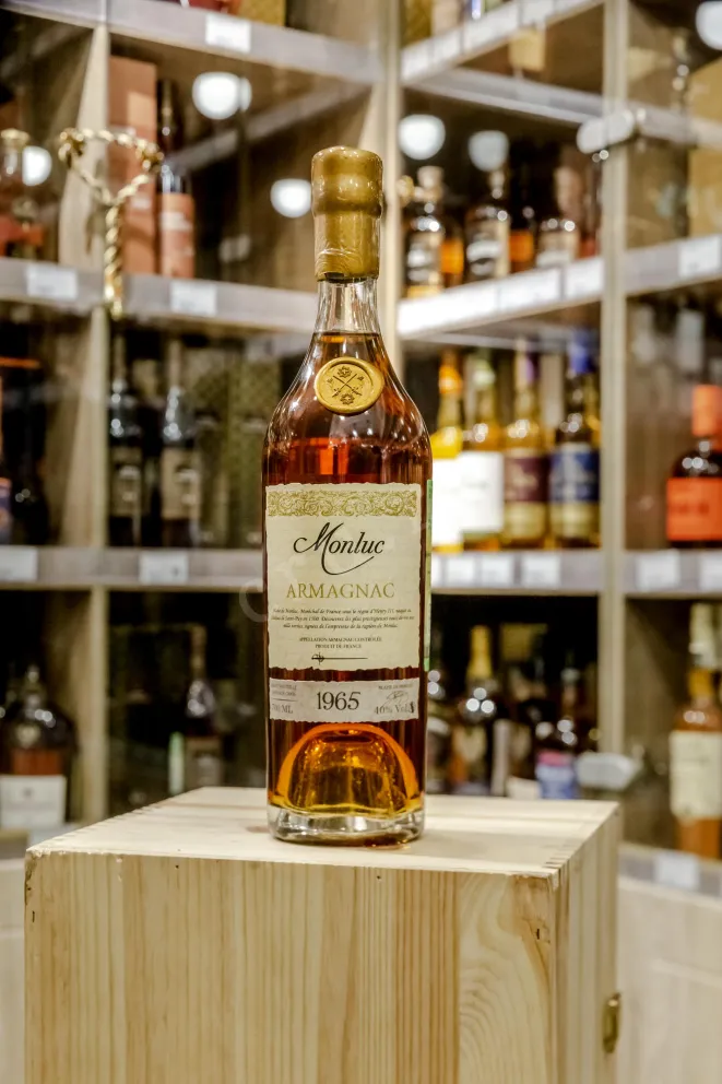 В магазине Крю Профи Monluc 1965 0.7 л