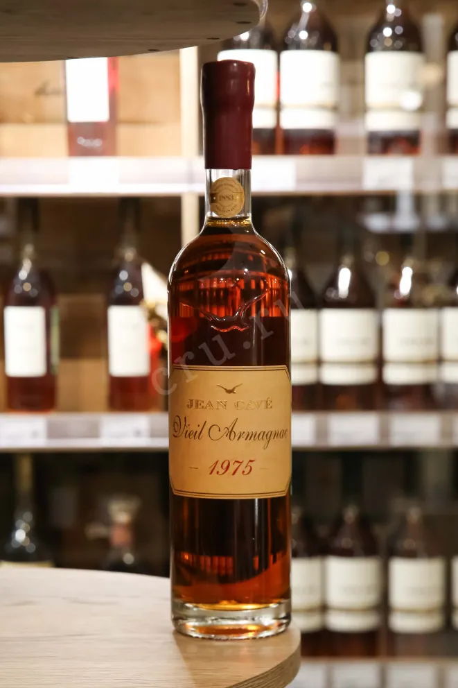 В магазине Крю Профи Jean Cave Vieil Armagnac AOC wooden box 1975 0.7 л
