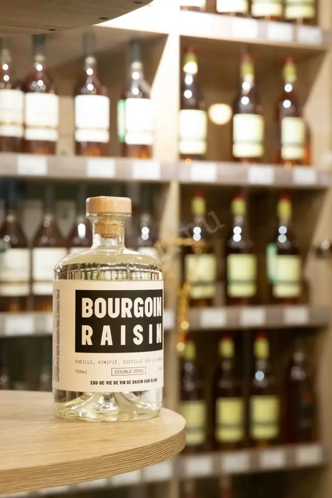 В магазине Крю Профи Bourgoin Raisin Eau de Vie de Vin de Raisin Ugni Blanc 0.7 л