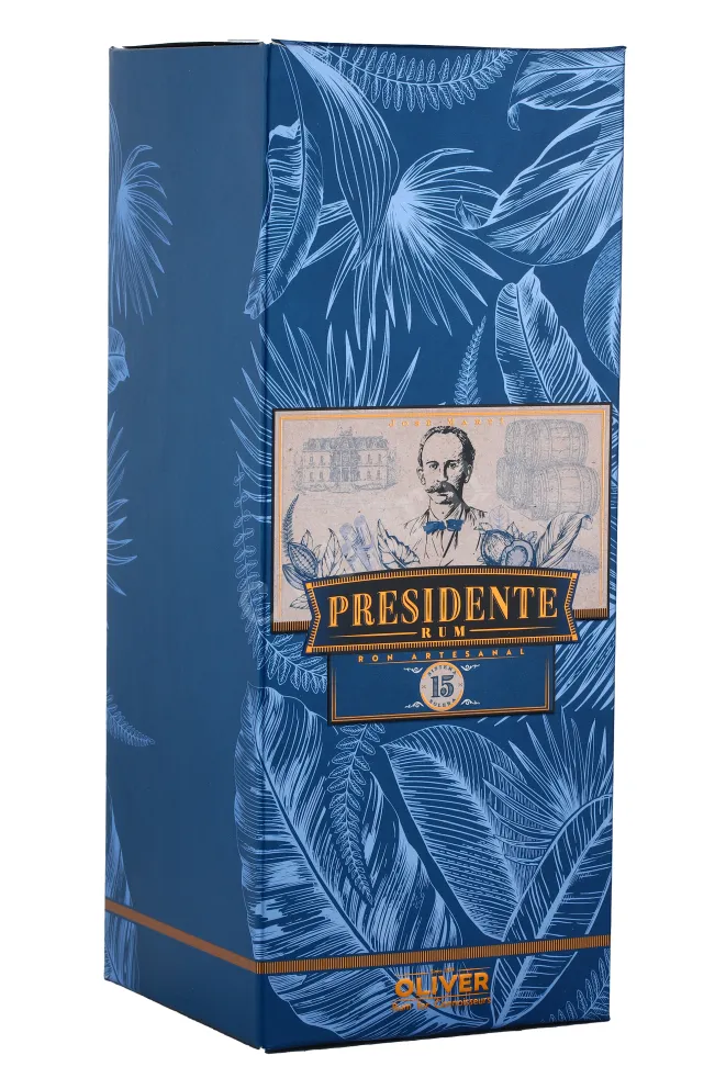 Подарочная коробка рома Оливер Президент Марти 15 лет 0.7