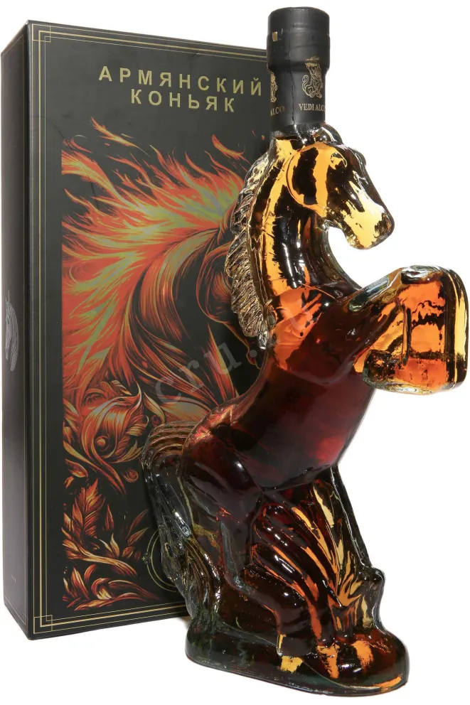 Коньяк Коньяк Веди Алко Конь 7 лет в подарочной упаковке  0.5 л