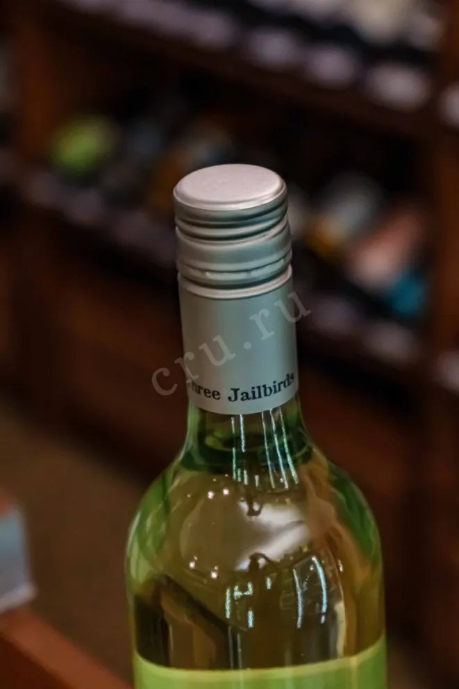 Пробка Three Jailbirds Pinot Grigio 2021 0.75 л