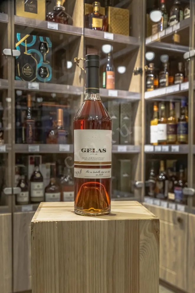 В магазине Крю Профи Gelas 1978 0.7 л