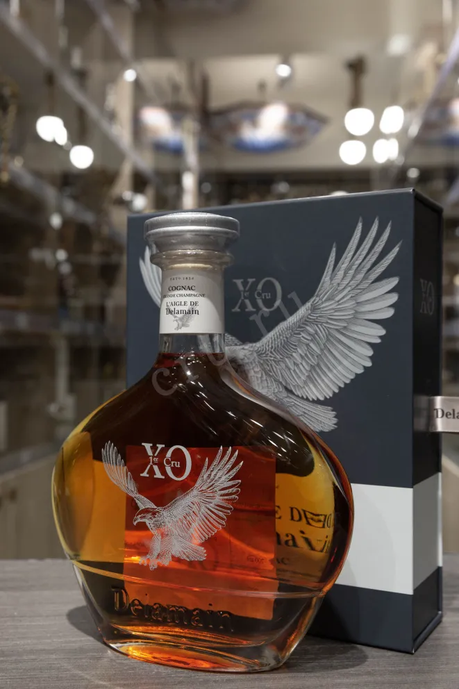 В магазине Крю Профи L Aigle de Delamain XO Premier Cru in gift box 0.7 л