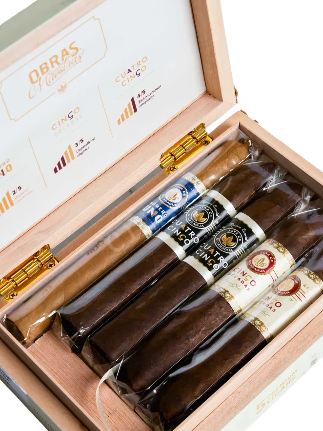 В подарочной коробке Joya De Nicaragua Obras Maestras Collection Assortment
