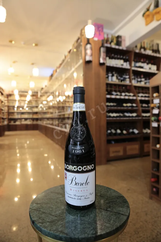 В магазине Крю Профи Borgogno Barolo Riserva with gift box 1961 0.72 л