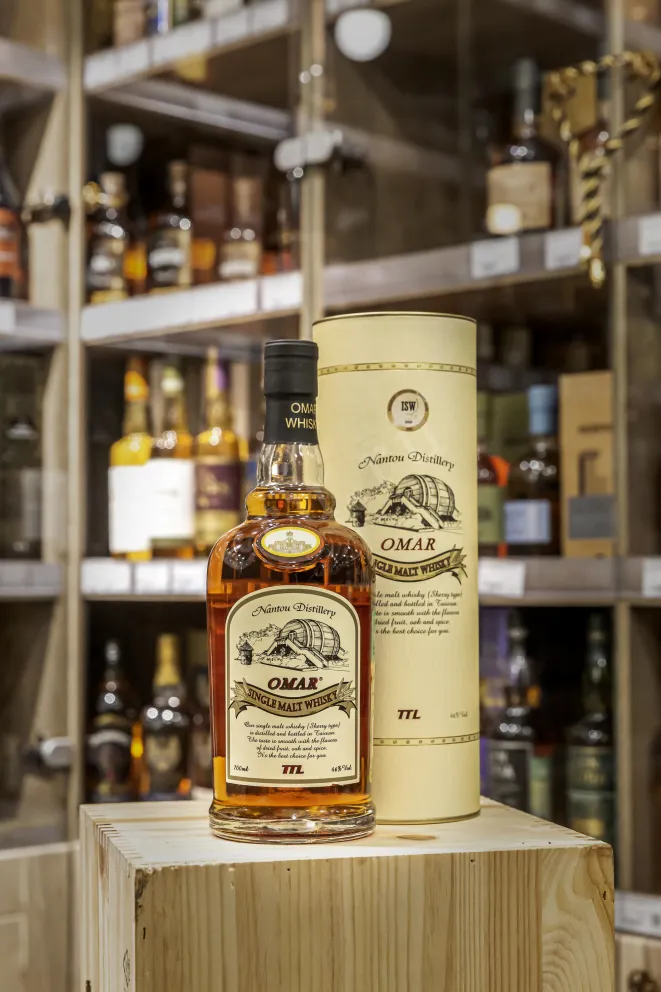 В магазине Крю Профи Omar Single Malt Cherry Type in tube 0.7 л