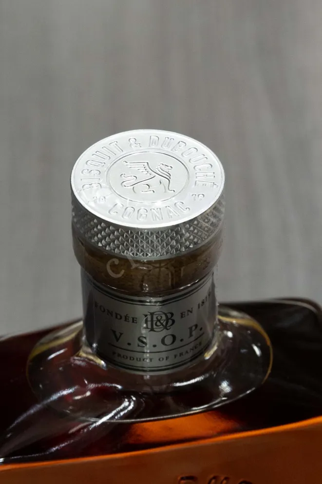 Пробка Bisquit VSOP gift box 0.7 л