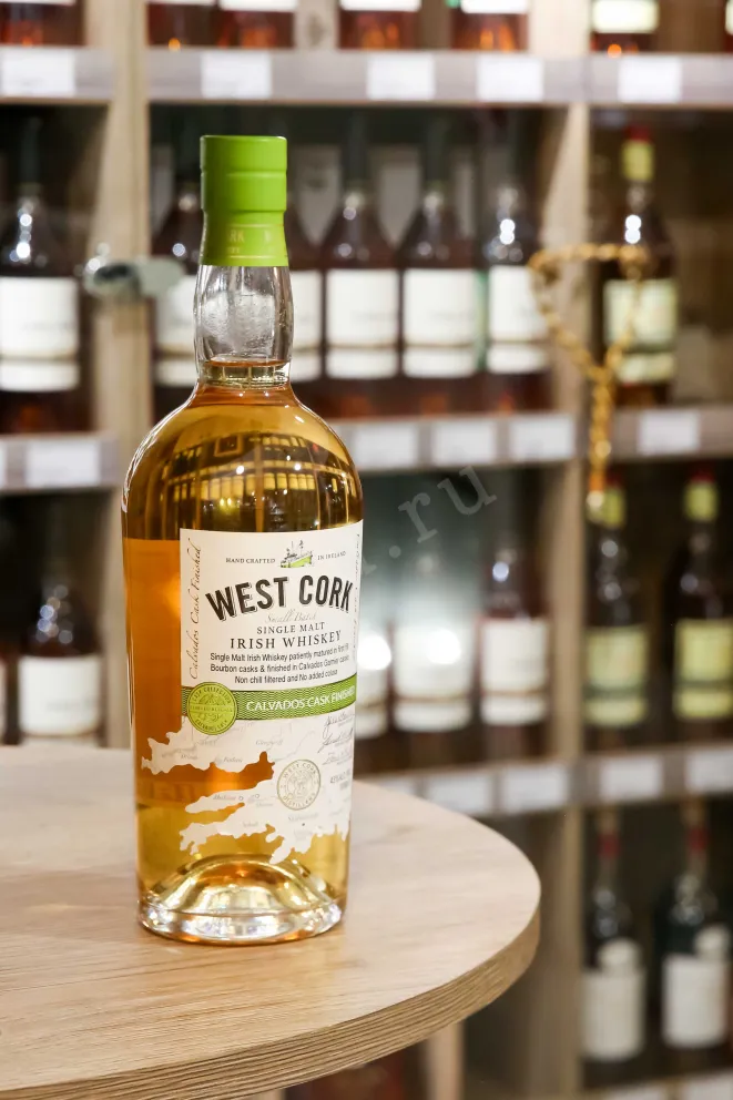 В магазине Крю Профи West Cork Small Batch Calvados Cask with gift box 0.7 л