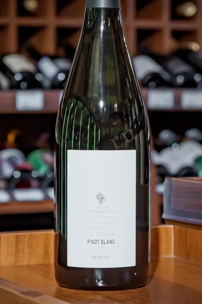 В магазине Крю Профи Usadba Divnomorskoe Pinot Blanc 2023 0.75 л