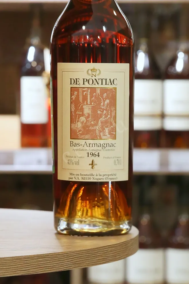 В магазине Крю Профи Bas-Armagnac De Pontiac wooden box 1964 0.7 л