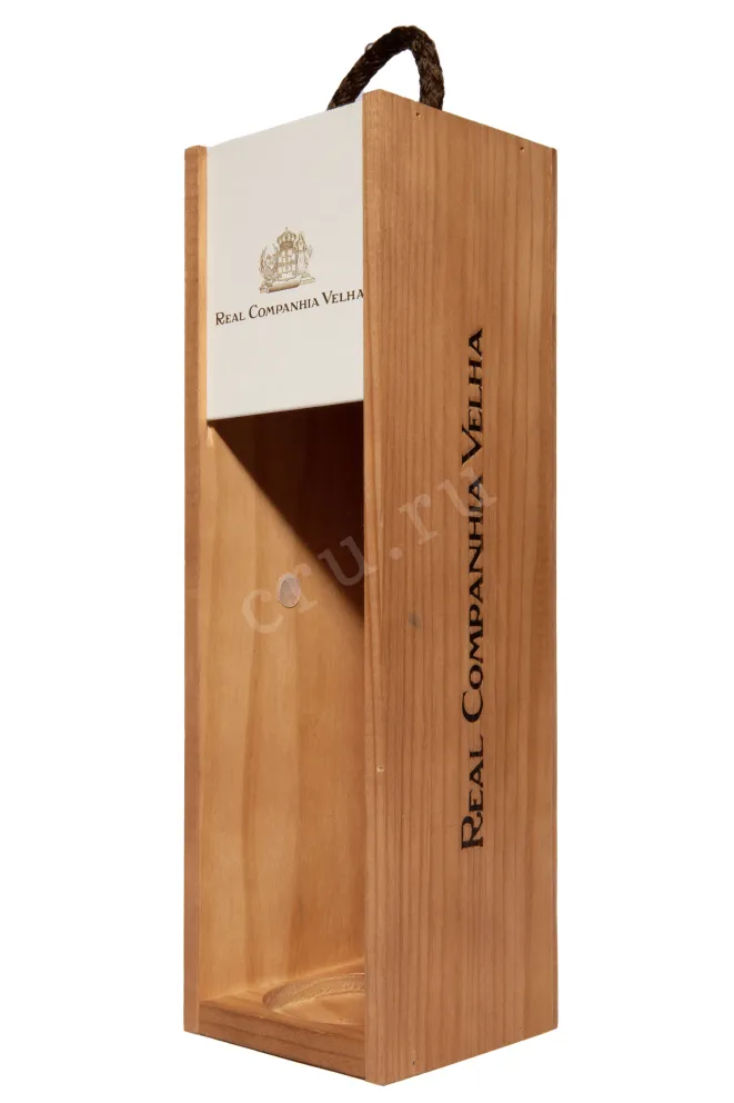 Деревянная коробка Real Companhia Velha Vintage Port in wooden box 2004 0.75 л