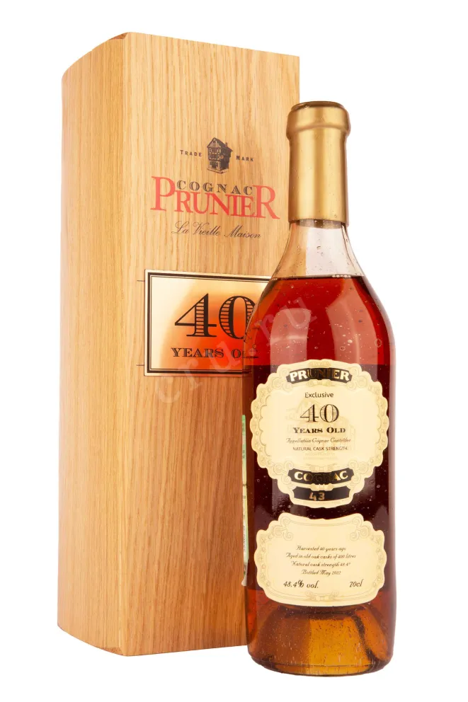В деревянной коробке Prunier 40 years 0.7 л