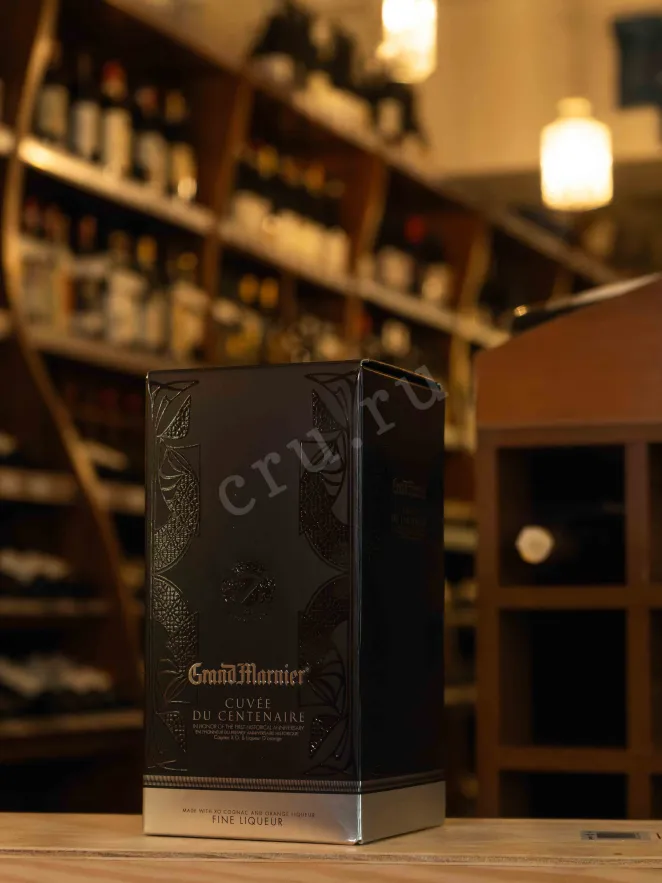 В магазине Крю Профи Grand Marnier Cuvee du Centenaire with gift box 0.7 л