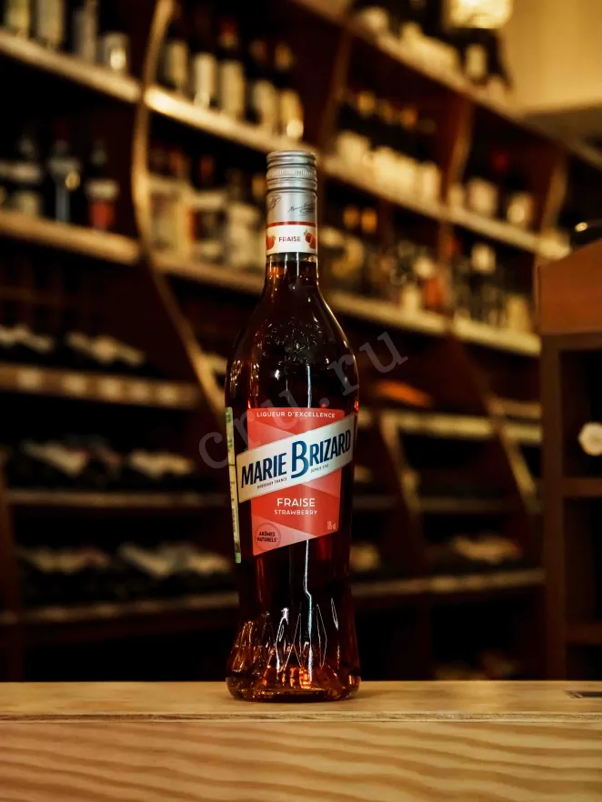 В магазине Крю Профи Marie Brizard Fraise des Bois 0.7 л